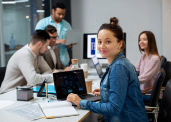 Wie Softwareentwickler Firmen durch individuelle Softwarelösungen Wettbewerbsvorteile schaffen